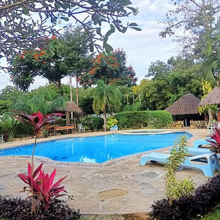 Oasis Diani Beach Villas 외부 사진